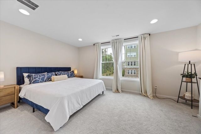 11 Winslow Lane 2, Grafton, MA 01536