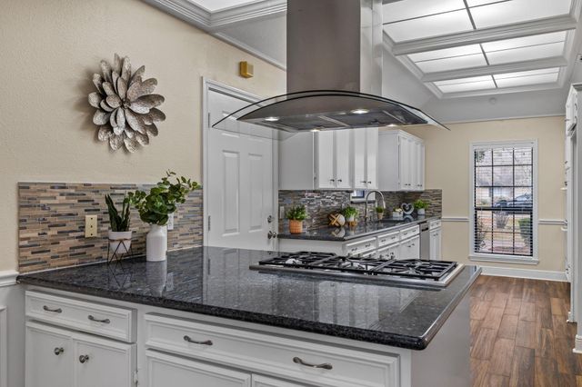 1400 Oak Hollow Drive, Dickinson, TX 77539