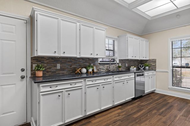 1400 Oak Hollow Drive, Dickinson, TX 77539