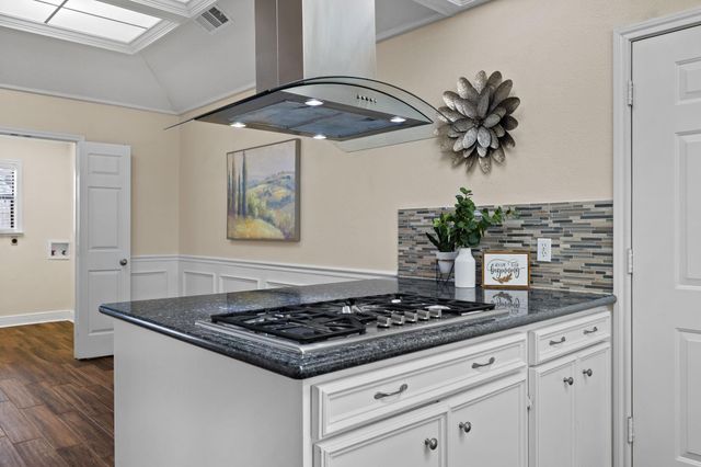 1400 Oak Hollow Drive, Dickinson, TX 77539