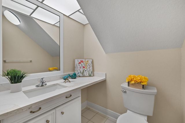 1400 Oak Hollow Drive, Dickinson, TX 77539