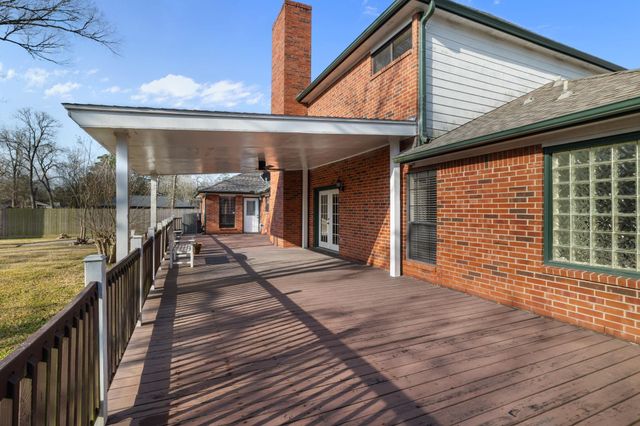 1400 Oak Hollow Drive, Dickinson, TX 77539