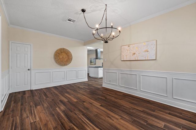 1400 Oak Hollow Drive, Dickinson, TX 77539