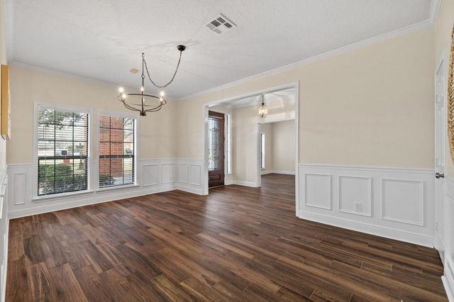 1400 Oak Hollow Drive, Dickinson, TX 77539