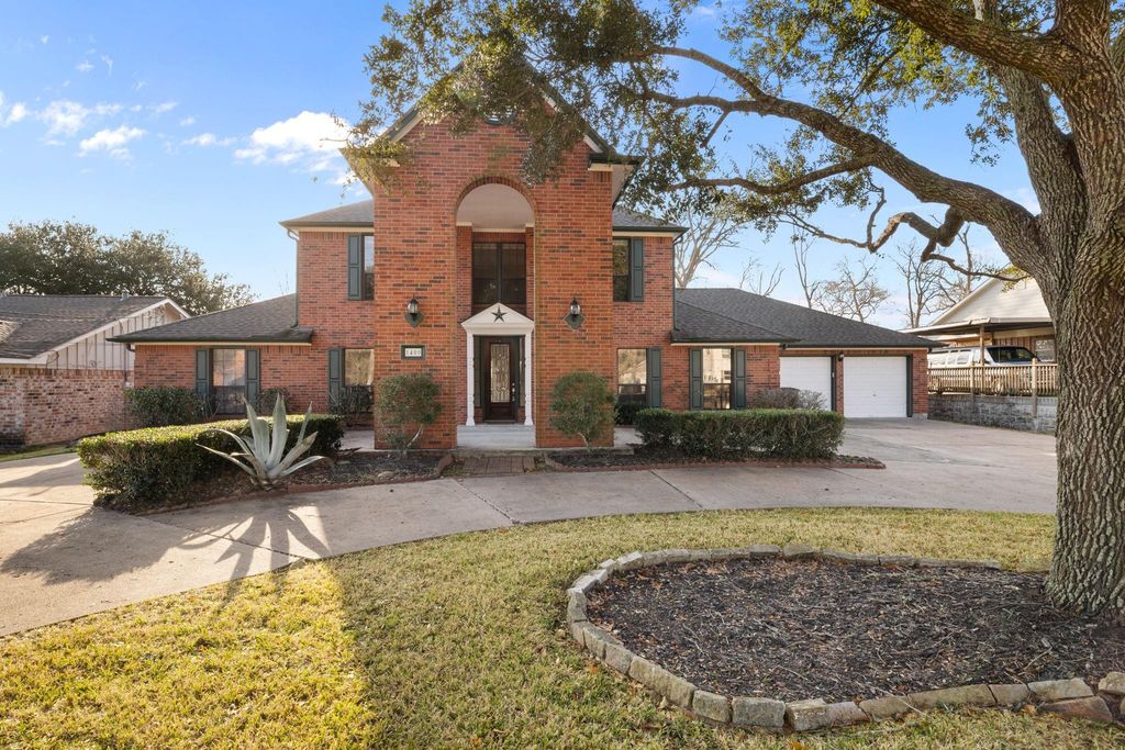 1400 Oak Hollow Drive, Dickinson, TX 77539