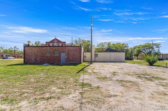 1021 E State Fair, Highland Park, MI 48203