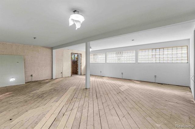 1021 E State Fair, Highland Park, MI 48203