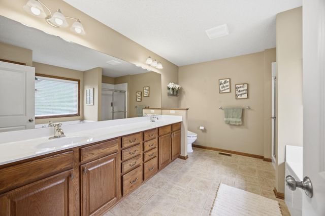7182 Hidden Valley Pond S, Cottage Grove, MN 55016