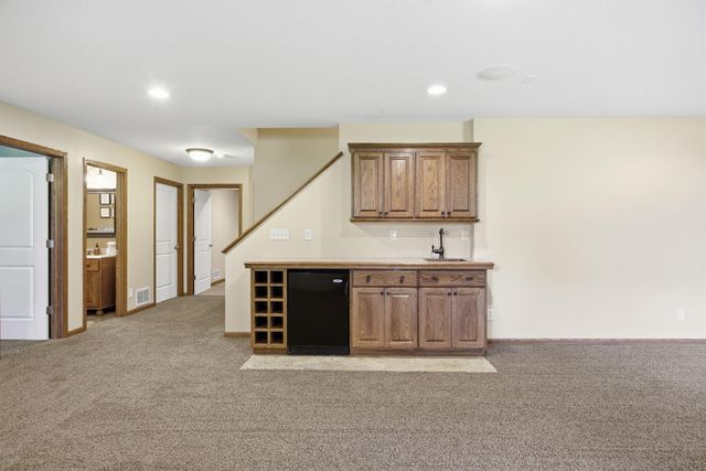 7182 Hidden Valley Pond S, Cottage Grove, MN 55016