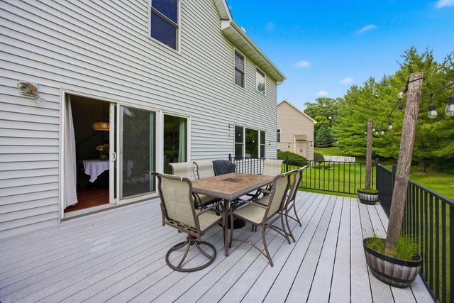 7182 Hidden Valley Pond S, Cottage Grove, MN 55016
