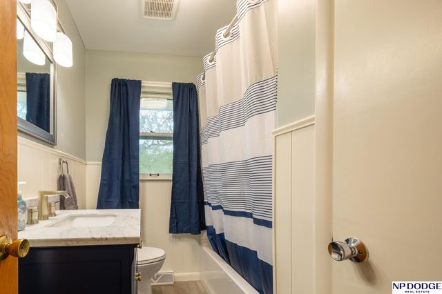 2731 S 41st Street, Lincoln, NE 68506
