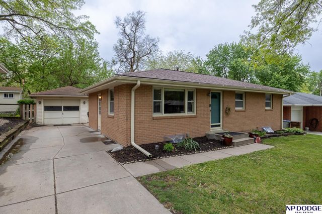 2731 S 41st Street, Lincoln, NE 68506