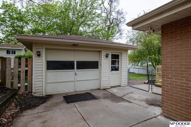 2731 S 41st Street, Lincoln, NE 68506