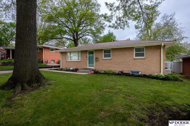2731 S 41st Street, Lincoln, NE 68506