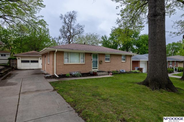 2731 S 41st Street, Lincoln, NE 68506