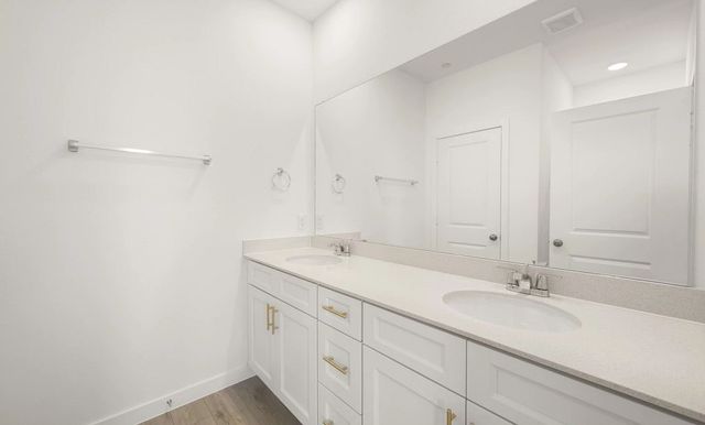 5709 Lakeview Drive, Watauga, TX 76148