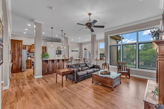 4300 SW Laurens WAY, Topeka, KS 66610