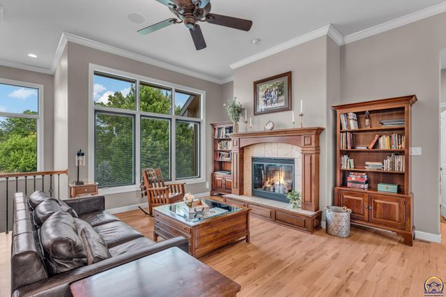 4300 SW Laurens WAY, Topeka, KS 66610