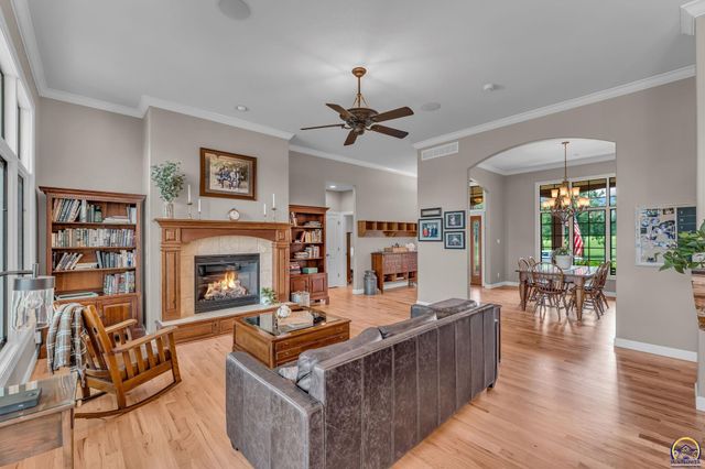 4300 SW Laurens WAY, Topeka, KS 66610