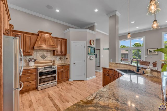 4300 SW Laurens WAY, Topeka, KS 66610