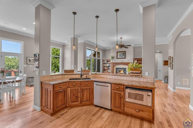 4300 SW Laurens WAY, Topeka, KS 66610