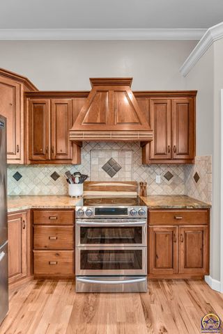 4300 SW Laurens WAY, Topeka, KS 66610