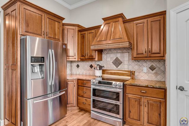 4300 SW Laurens WAY, Topeka, KS 66610