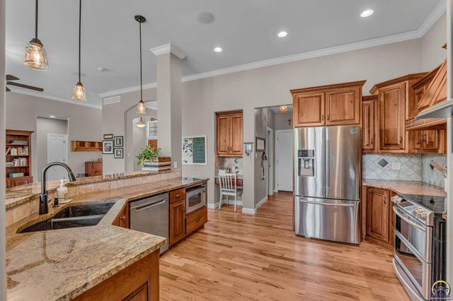 4300 SW Laurens WAY, Topeka, KS 66610