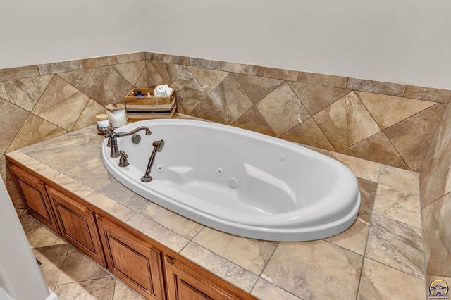 4300 SW Laurens WAY, Topeka, KS 66610