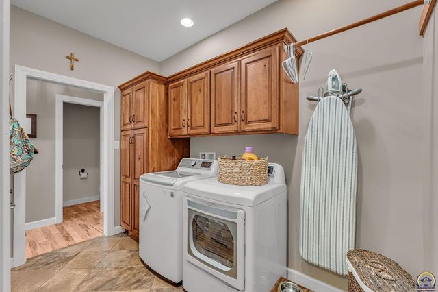 4300 SW Laurens WAY, Topeka, KS 66610