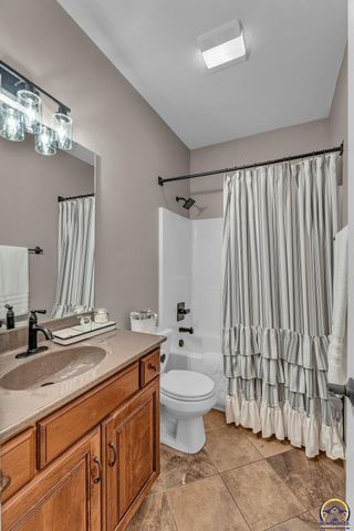 4300 SW Laurens WAY, Topeka, KS 66610