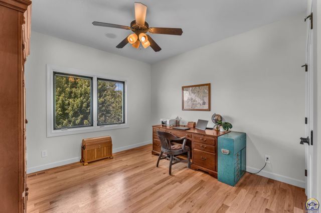 4300 SW Laurens WAY, Topeka, KS 66610