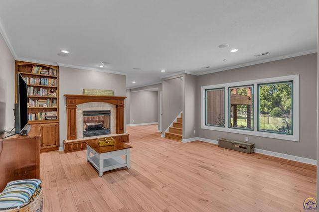 4300 SW Laurens WAY, Topeka, KS 66610
