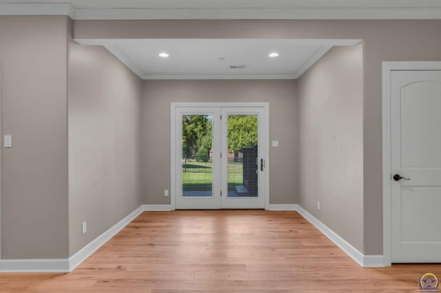 4300 SW Laurens WAY, Topeka, KS 66610