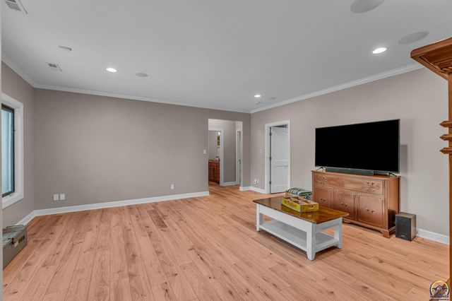 4300 SW Laurens WAY, Topeka, KS 66610