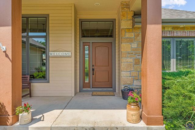 4300 SW Laurens WAY, Topeka, KS 66610