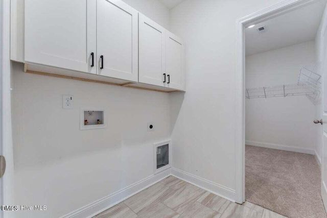 221 Telluride Court, Aberdeen, NC 28315