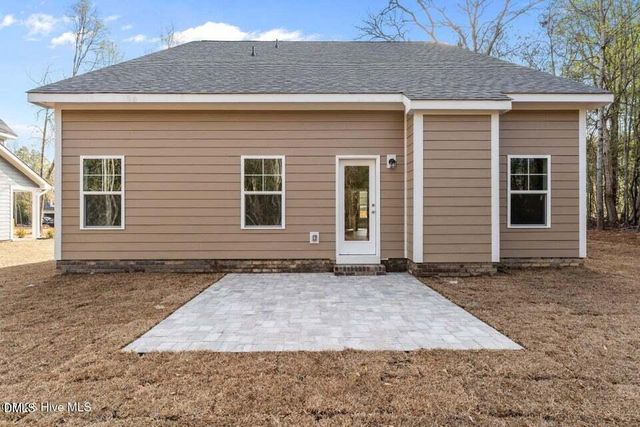 221 Telluride Court, Aberdeen, NC 28315