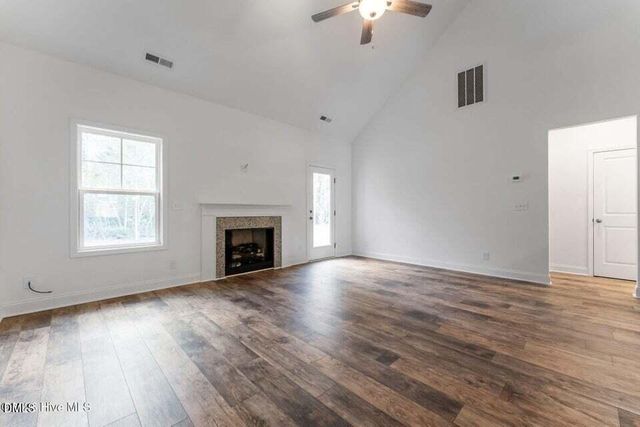 221 Telluride Court, Aberdeen, NC 28315