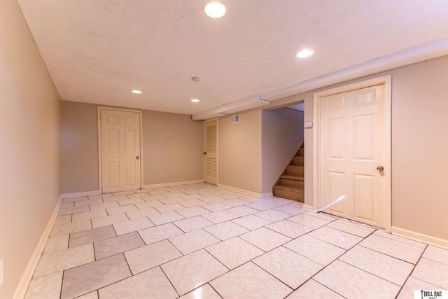 3803 N 63 Street, Omaha, NE 68104