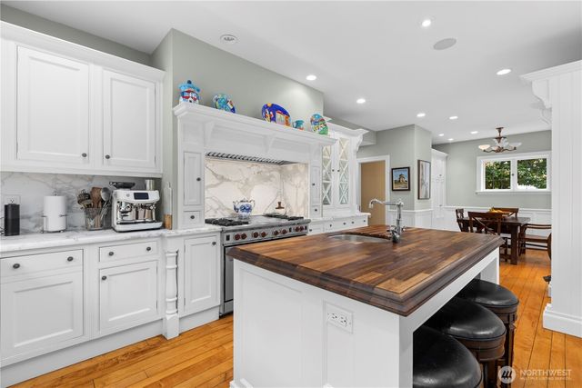 180 Lake Washington Boulevard E, Seattle, WA 98112