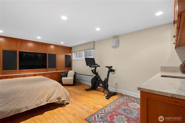 180 Lake Washington Boulevard E, Seattle, WA 98112