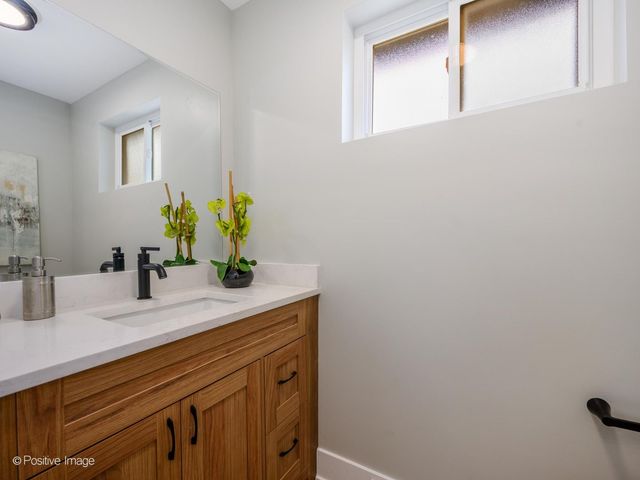 4051 W 80th Place, Chicago, IL 60652