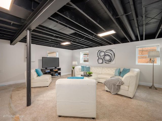 4051 W 80th Place, Chicago, IL 60652