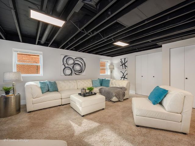 4051 W 80th Place, Chicago, IL 60652