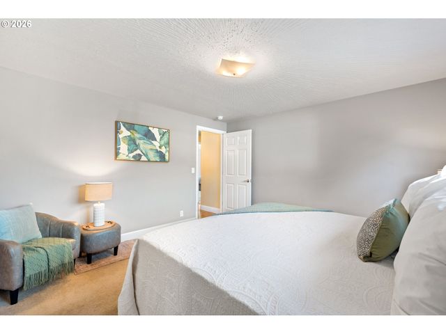 2360 38TH Ave, Longview, WA 98632
