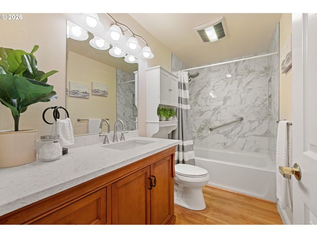 2360 38TH Ave, Longview, WA 98632