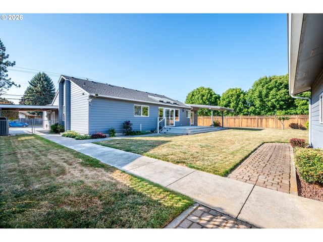 2360 38TH Ave, Longview, WA 98632