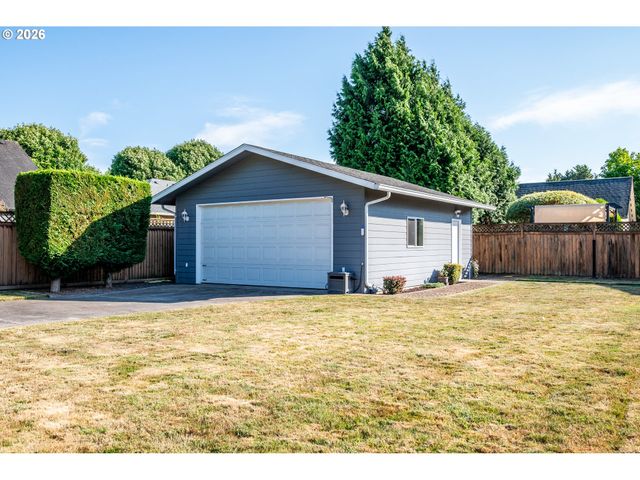 2360 38TH Ave, Longview, WA 98632