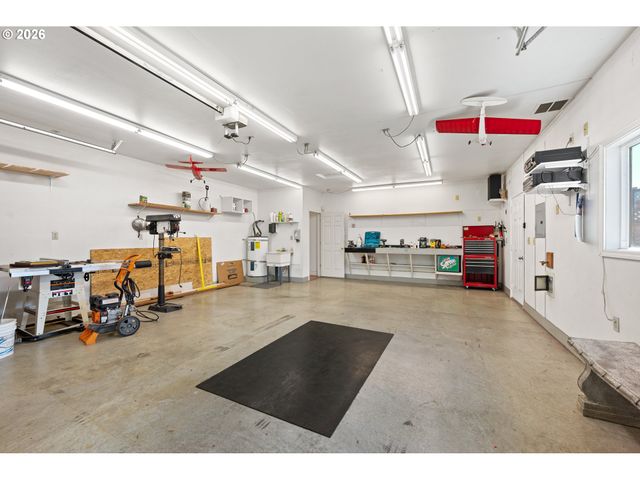 2360 38TH Ave, Longview, WA 98632